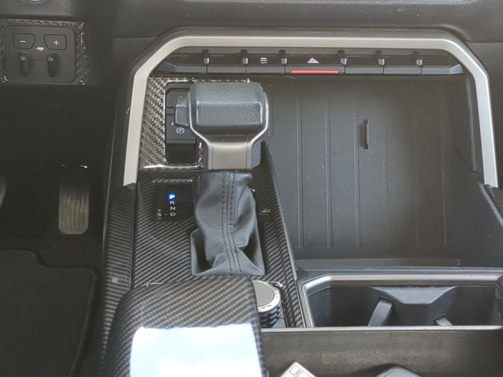 2024 Toyota TUNDRA 4X4 SR5