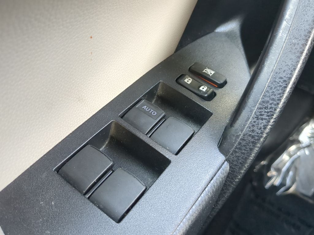 2019 Toyota COROLLA XLE