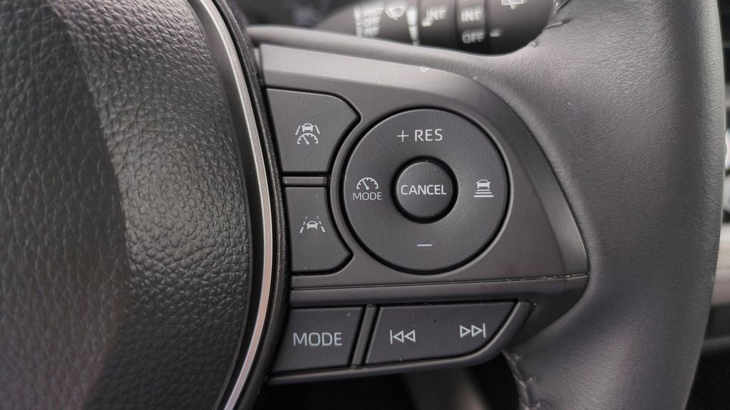 2025 Toyota Corolla Cross LE