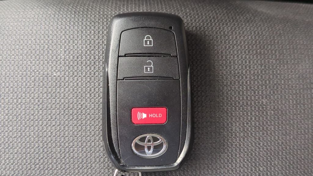 2025 Toyota Corolla Cross LE
