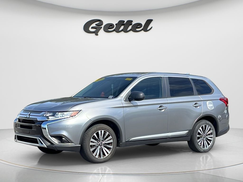 2020 Mitsubishi Outlander ES FWD's photo