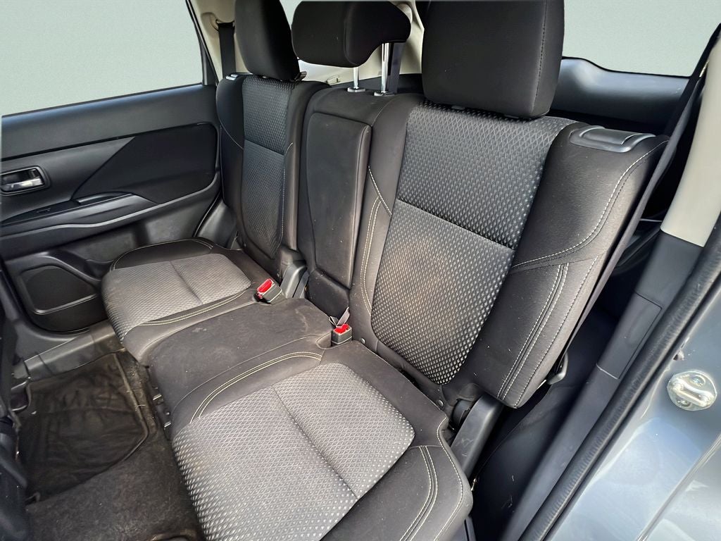 2020 Mitsubishi Outlander ES