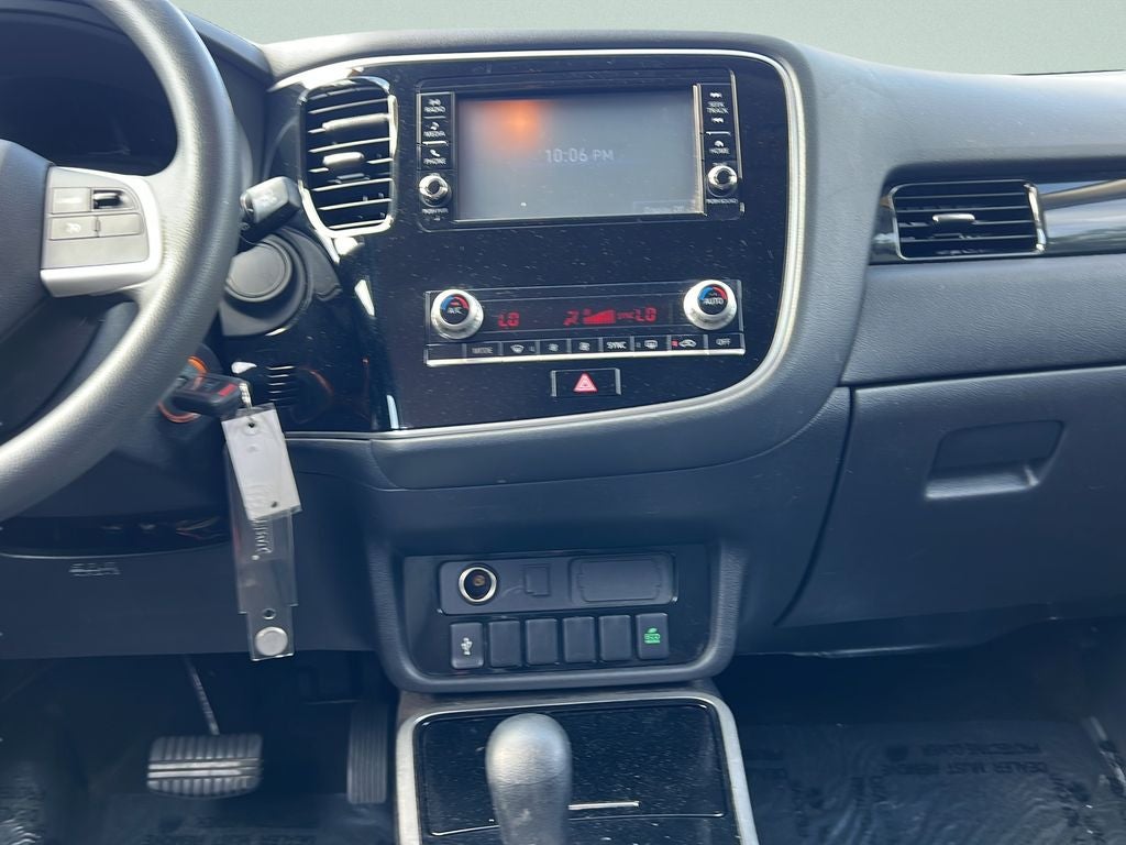 2020 Mitsubishi Outlander ES
