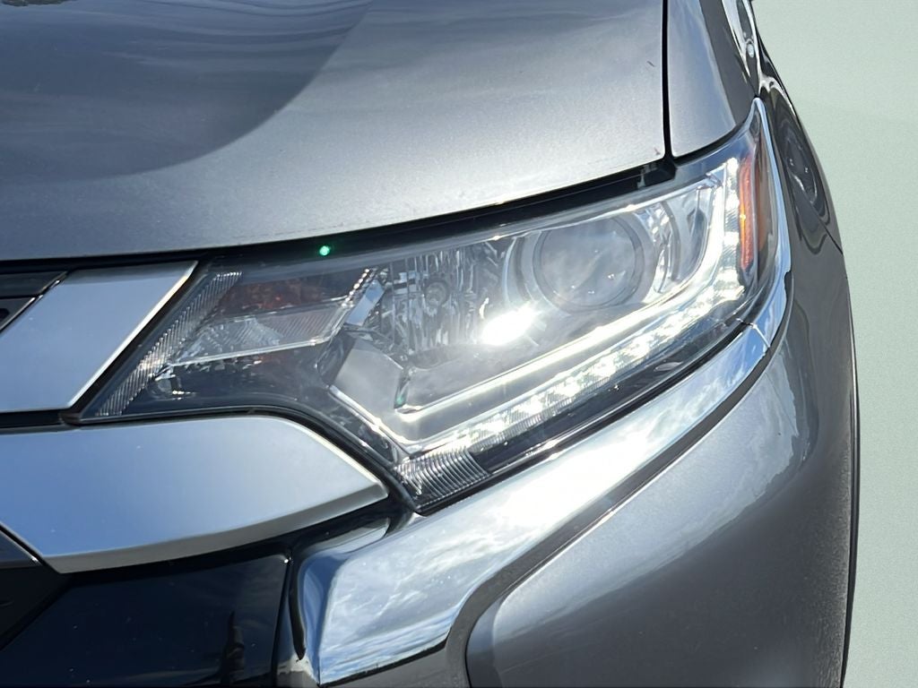 2020 Mitsubishi Outlander ES