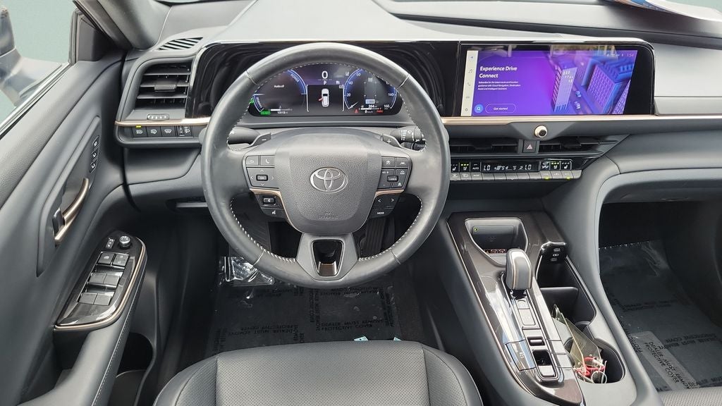 2025 Toyota Crown Signia XLE