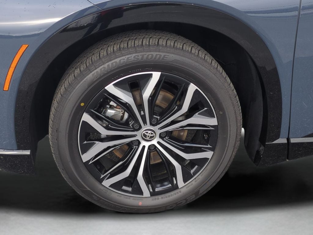 2026 Toyota CROWN SIGNIA XLE