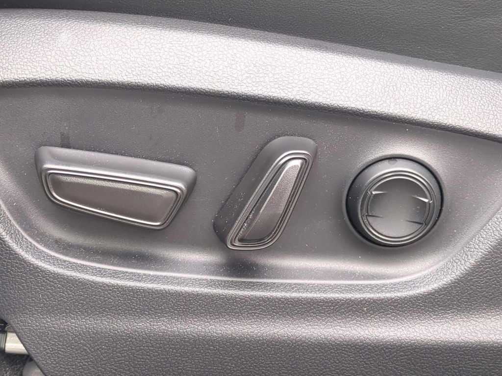 2026 Toyota CROWN SIGNIA XLE