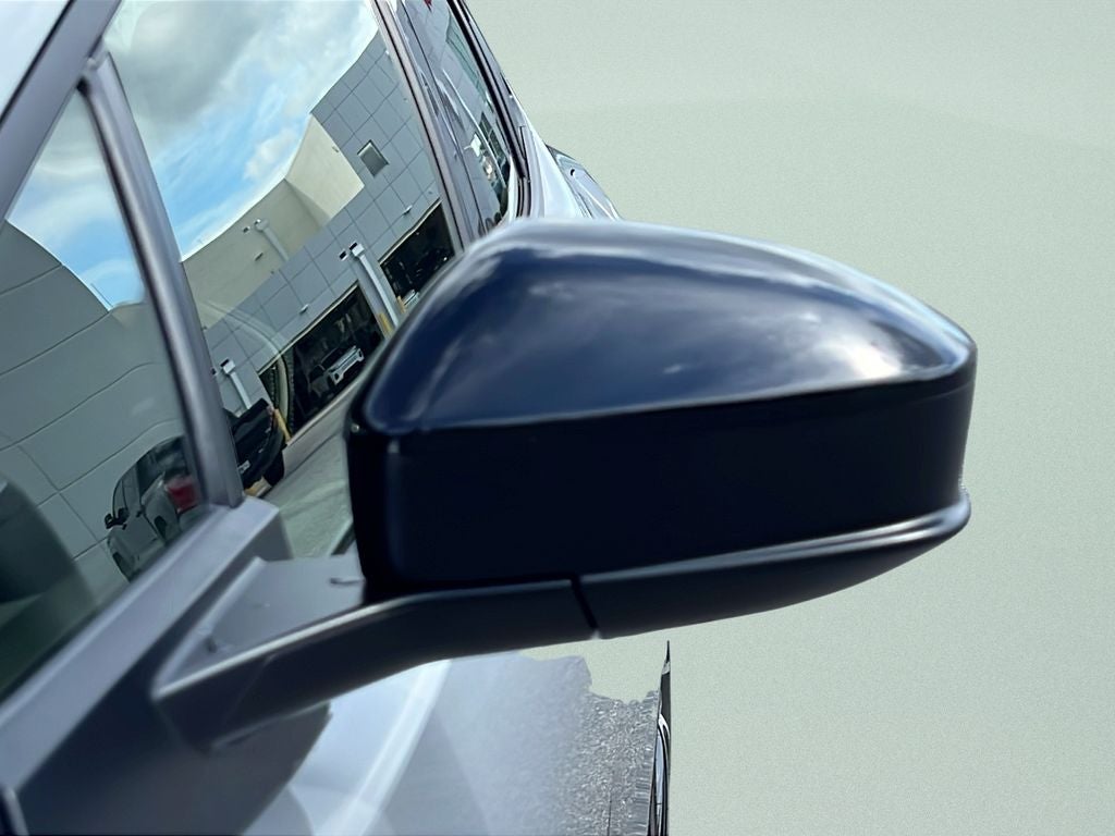 2025 Toyota Prius XLE