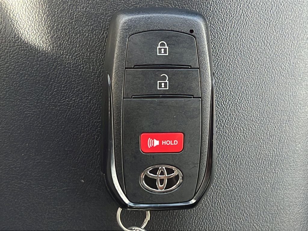 2025 Toyota Prius XLE