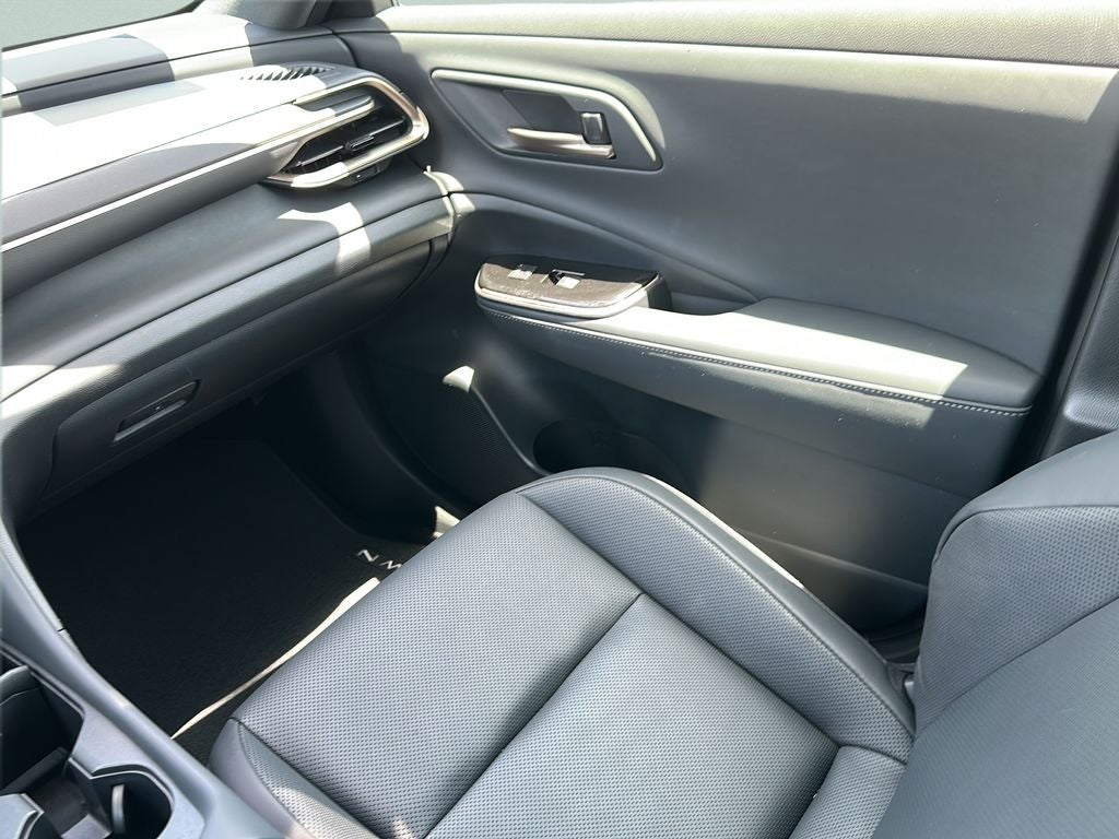 2024 Toyota CROWN Platinum