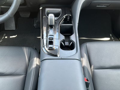 2024 Toyota CROWN Platinum