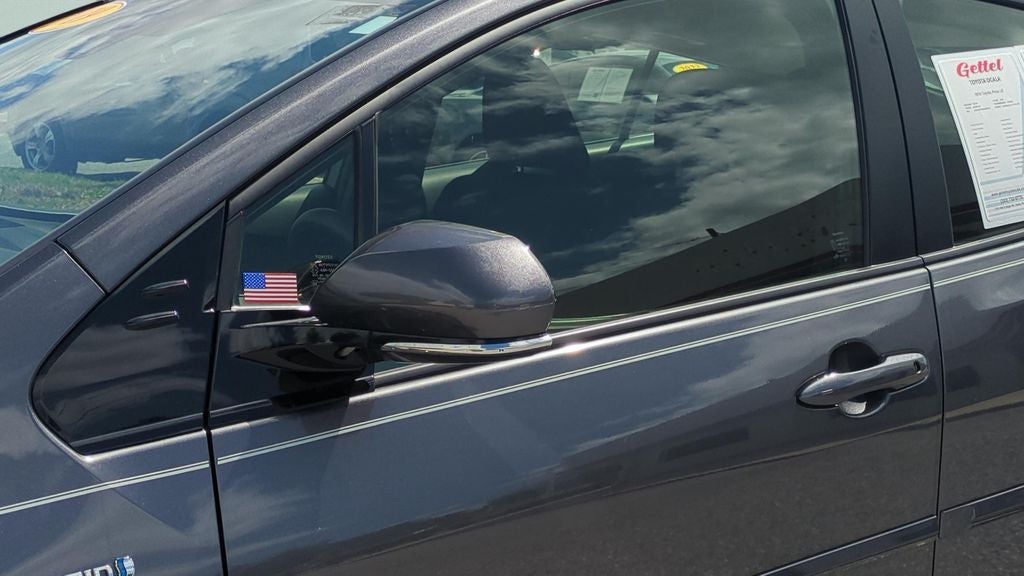 2019 Toyota PRIUS LE