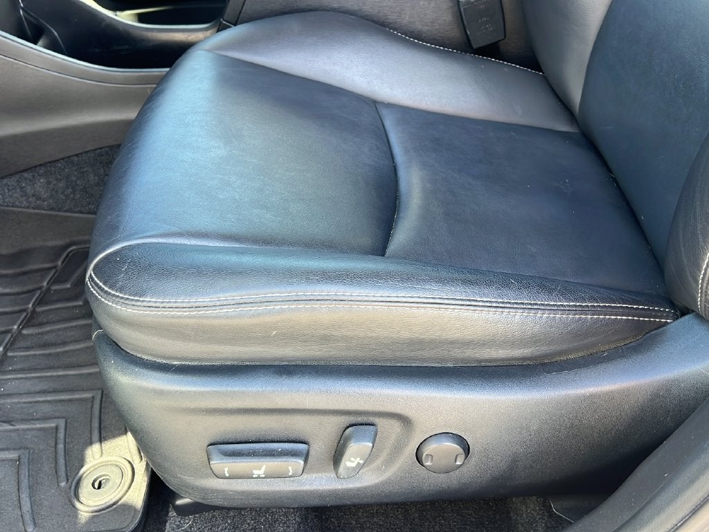 2015 Toyota PRIUS v Five