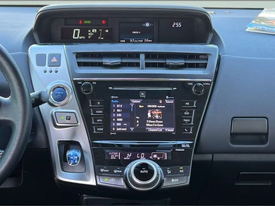 2017 Toyota Prius v Five