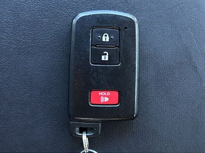 2017 Toyota Prius v Five