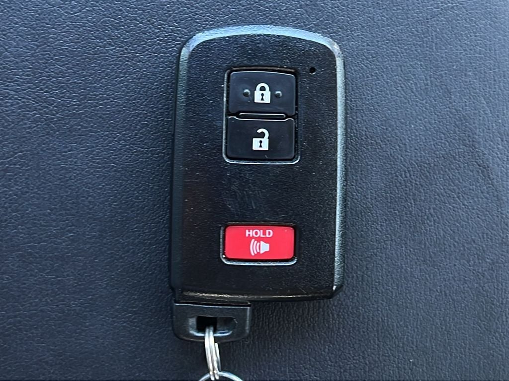 2017 Toyota Prius v Five