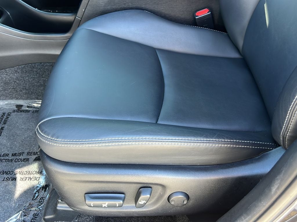2017 Toyota PRIUS v Four