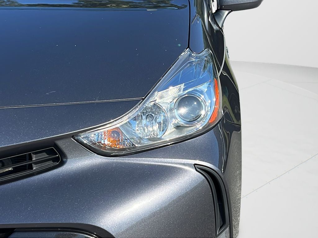 2017 Toyota PRIUS v Four