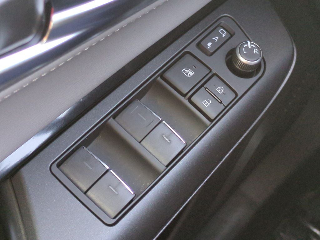 2022 Toyota Venza LE Limited