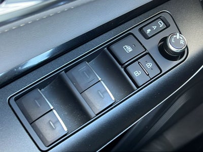 2024 Toyota Venza LE