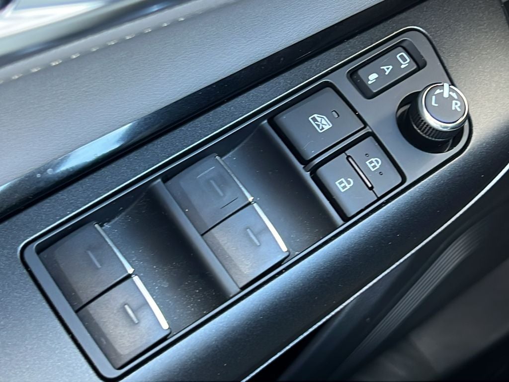 2024 Toyota Venza LE
