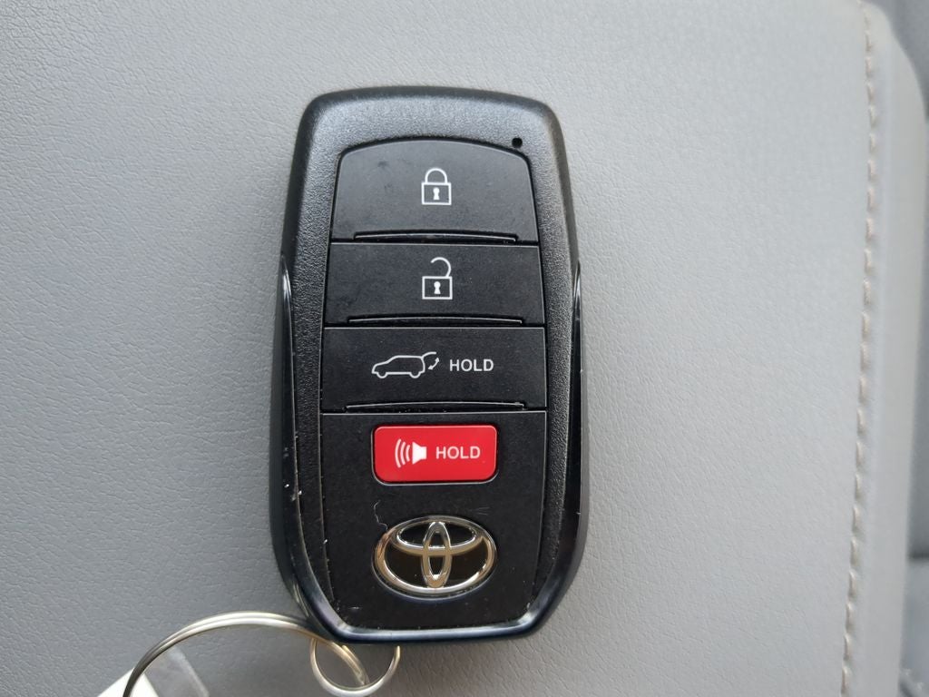 2023 Toyota Venza LE