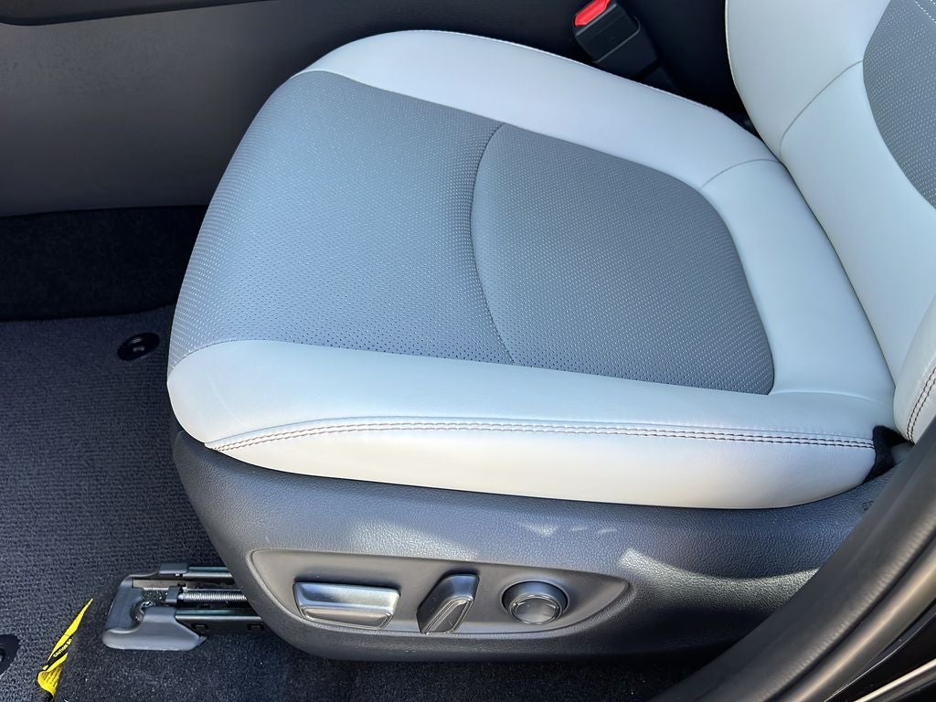 2025 Toyota RAV4 HYBRID Limited