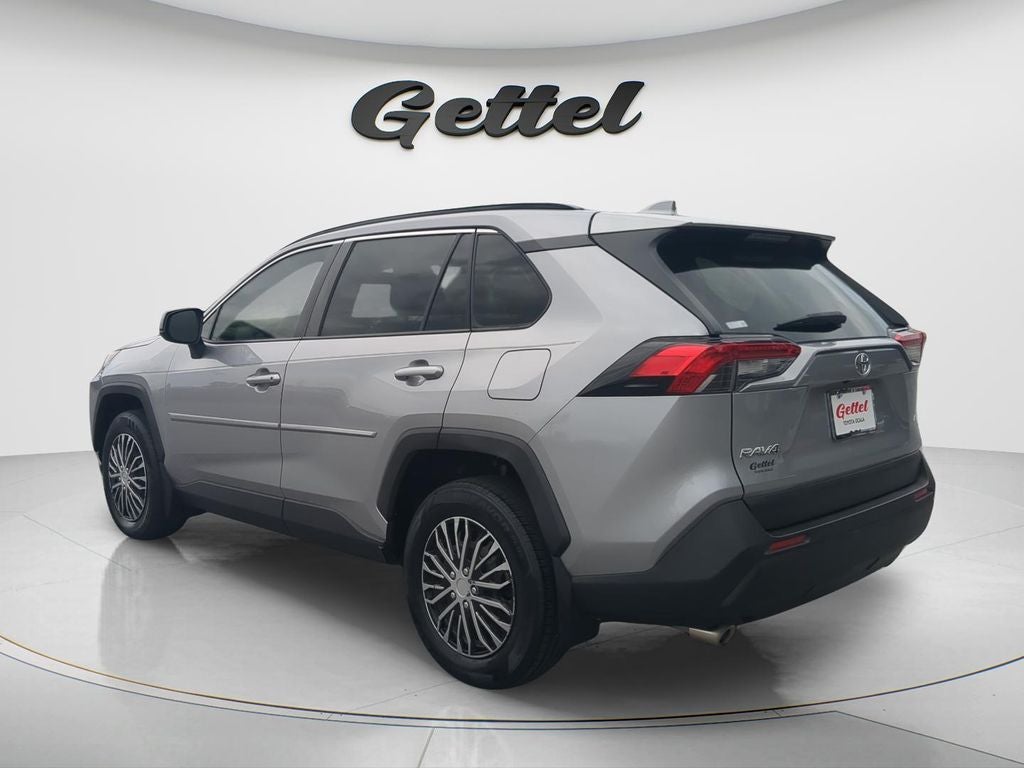 2020 Toyota RAV4 LE
