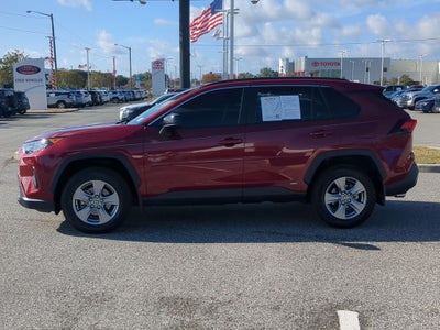 2022 Toyota RAV4 HYBRID LE