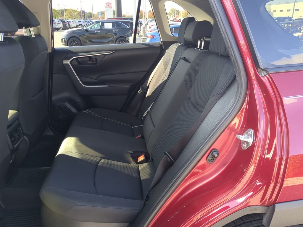 2022 Toyota RAV4 HYBRID LE