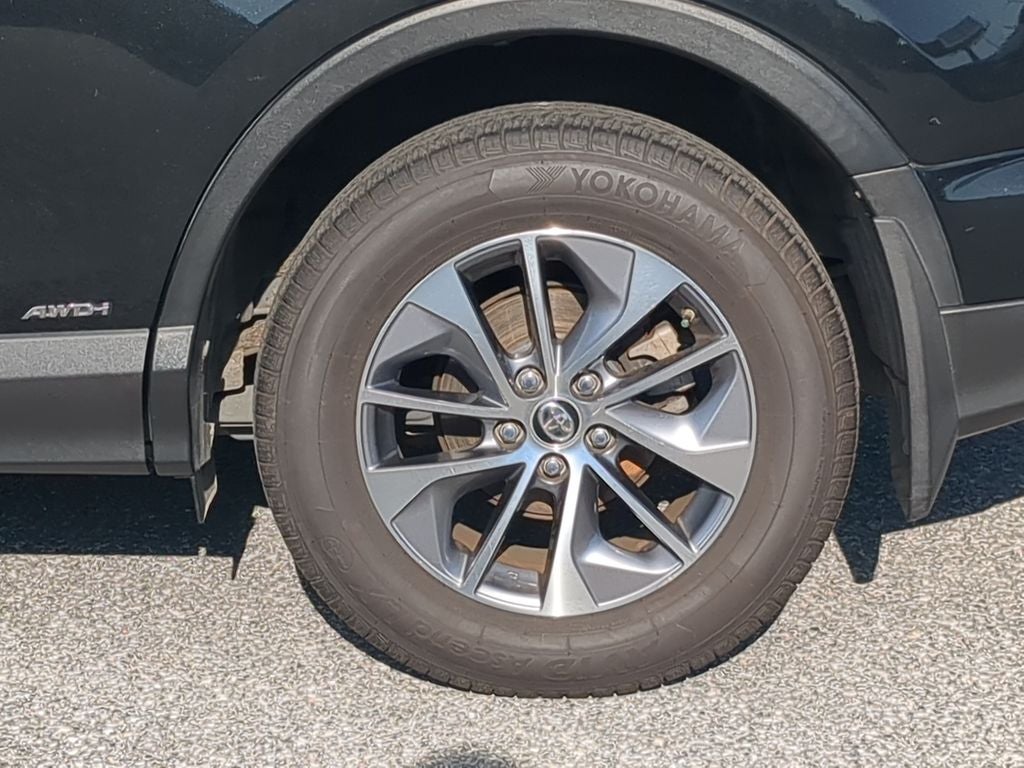 2016 Toyota RAV4 HYBRID XLE