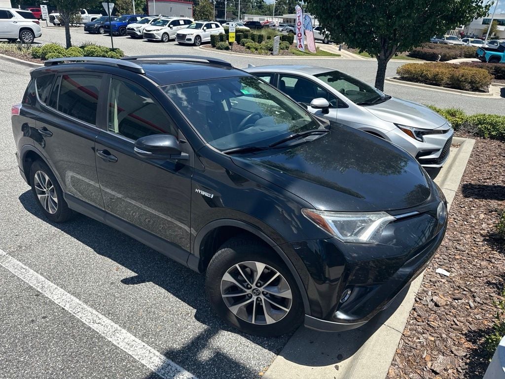 2017 Toyota RAV4 Hybrid XLE
