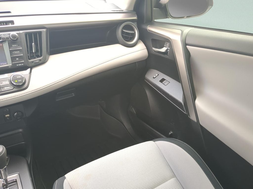 2018 Toyota RAV4 HYBRID XLE