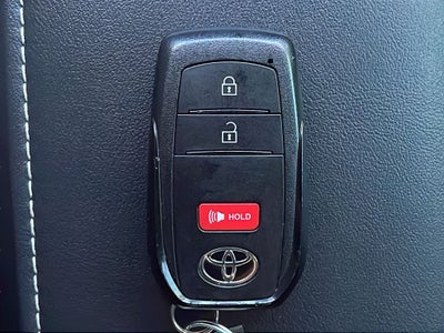 2025 Toyota Corolla Hatchback SE