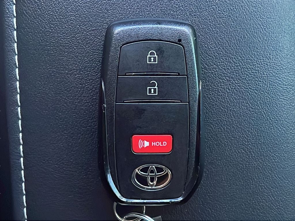 2025 Toyota Corolla Hatchback SE