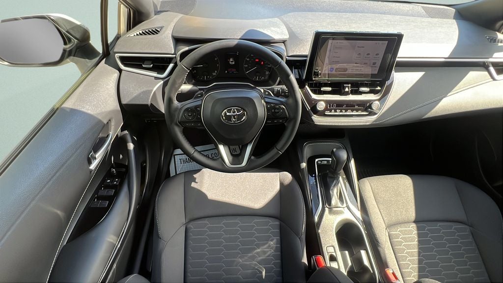 2025 Toyota Corolla Hatchback SE