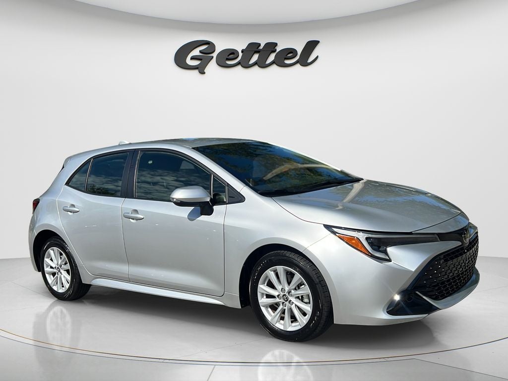 2025 Toyota Corolla Hatchback SE