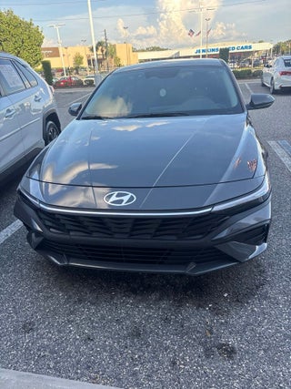 2025 Hyundai Elantra SE