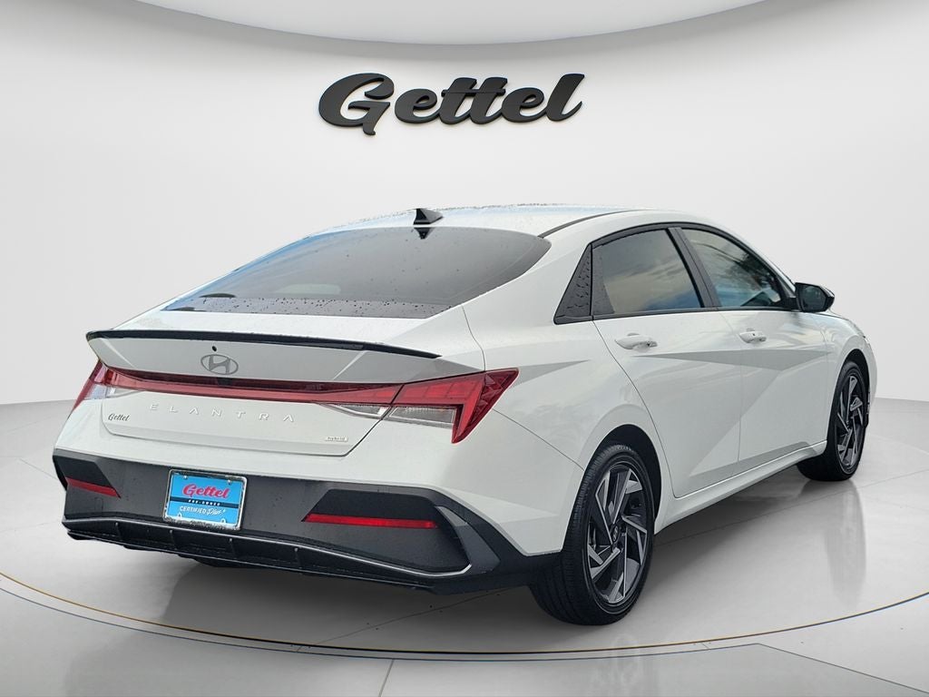 2025 Hyundai Elantra Hybrid SEL Sport