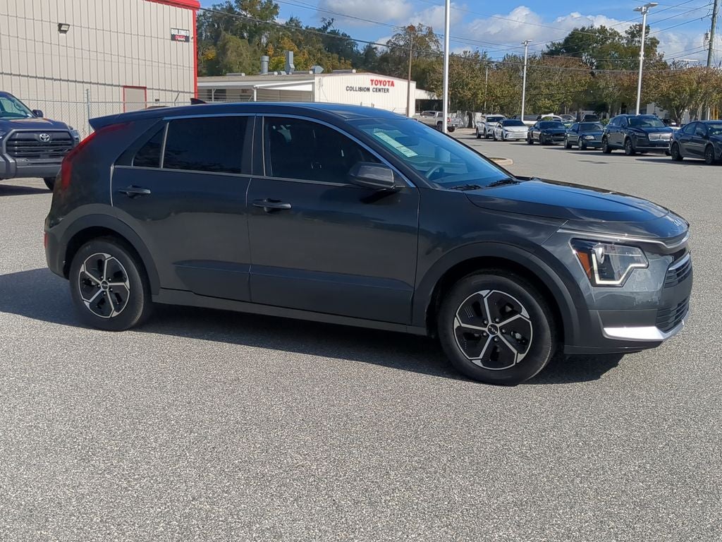 2025 Kia Niro LX