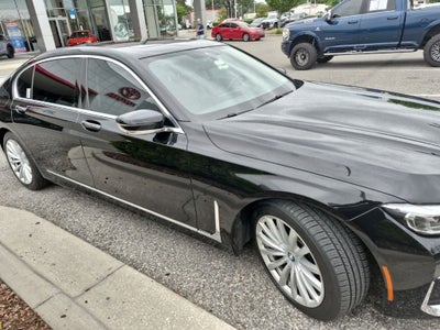 2022 BMW 7 Series 740i