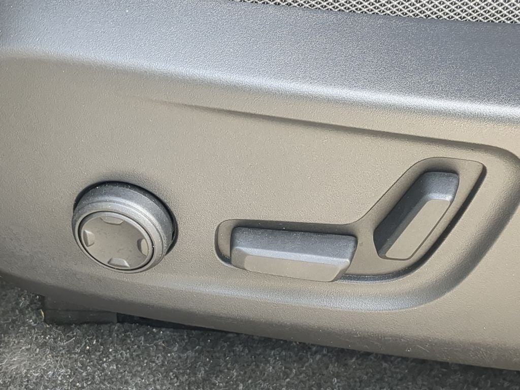 2023 Volvo C40 Twin Core