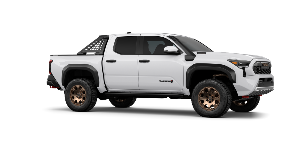 2026 Toyota Tacoma i-FORCE MAX Tacoma Trailhunter