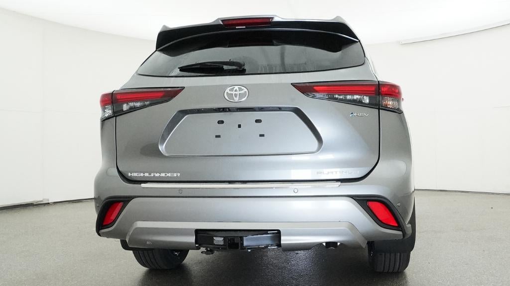 2026 Toyota Highlander Hybrid Platinum