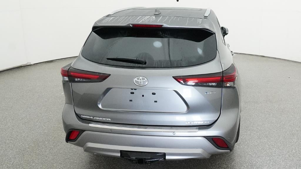 2026 Toyota Highlander Hybrid Platinum