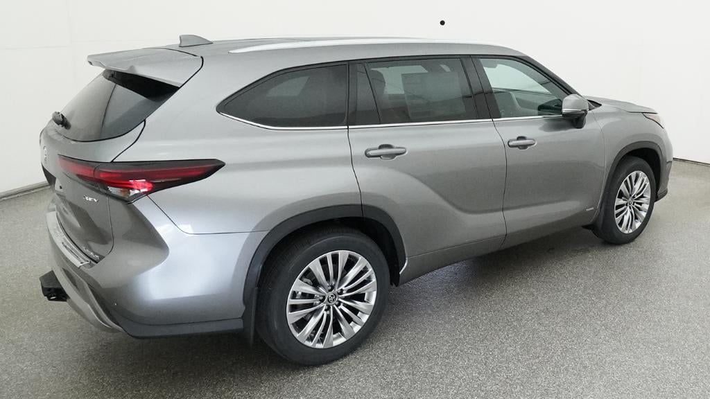 2026 Toyota Highlander Hybrid Platinum