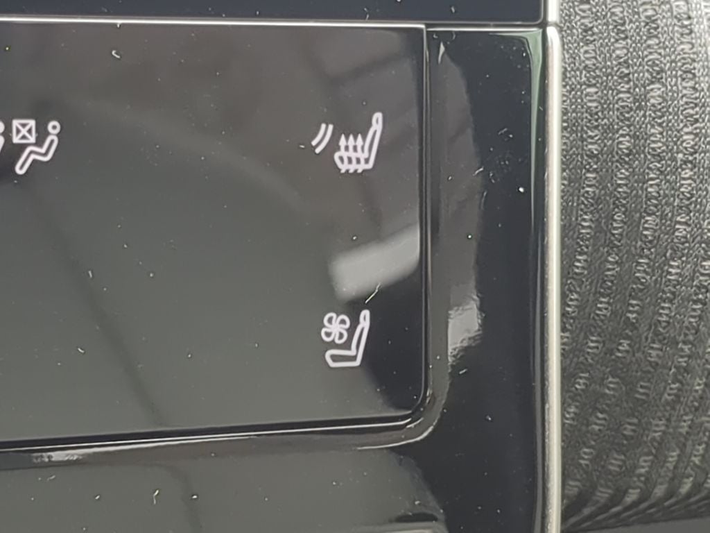 2025 Toyota bZ4X Limited