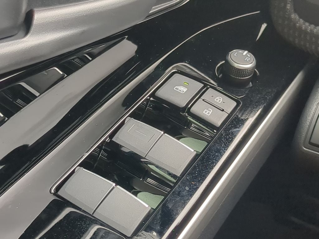 2025 Toyota bZ4X Limited